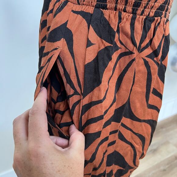 ANTHROPOLOGIE Women's Printed Balloon-Leg Jumpsuit Size SP In Dark Orange - Picture 6 of 13